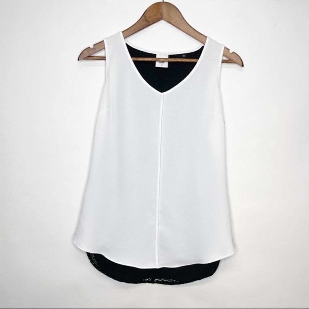 Cabi Black White Split Back Domino Sleeveless Top - Picture 2 of 8